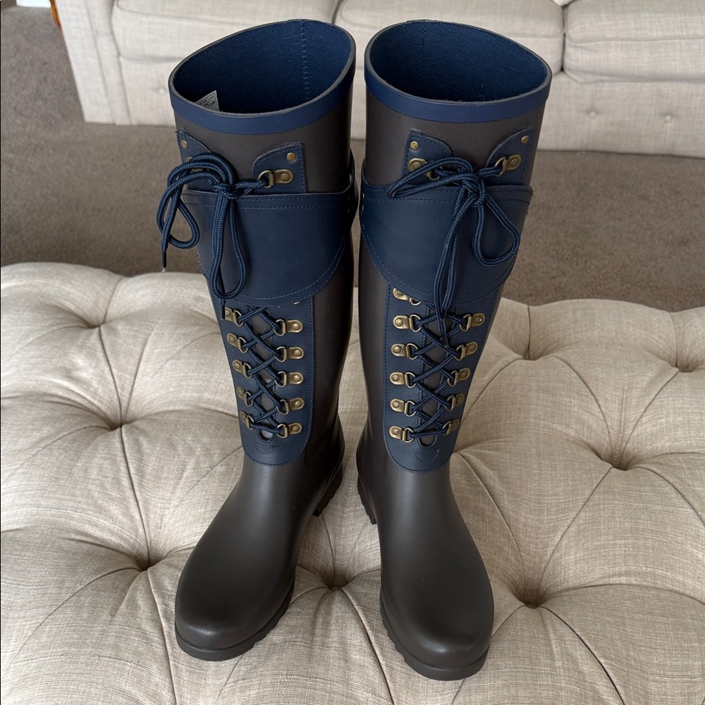 UGG Women's Black and Navy Lace-Up Boots - Picture 3 of 15